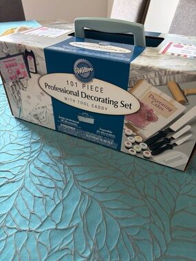 Wilton Professional Cake Decorating Set with Tool Caddy